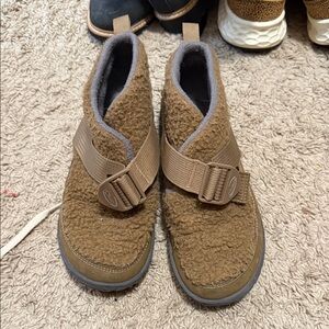 Chaco women’s Sherpa slipper